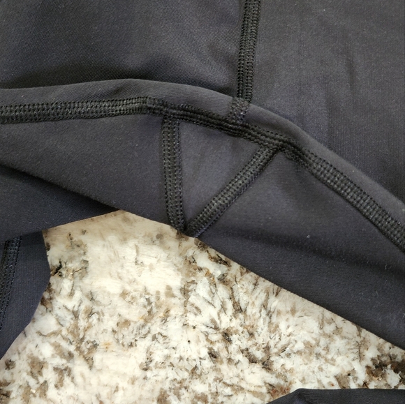 GAP Fit leggings - size Large - Picture 4 of 4